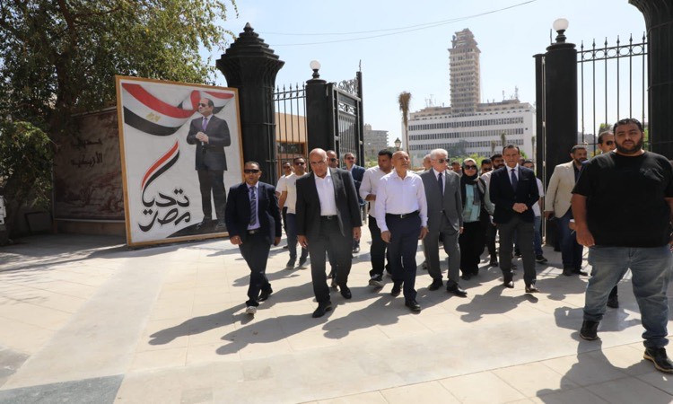 مستشار الرئيس ومحافظ القاهرة يتفقدان أعمال تطوير القاهرة الخديوية