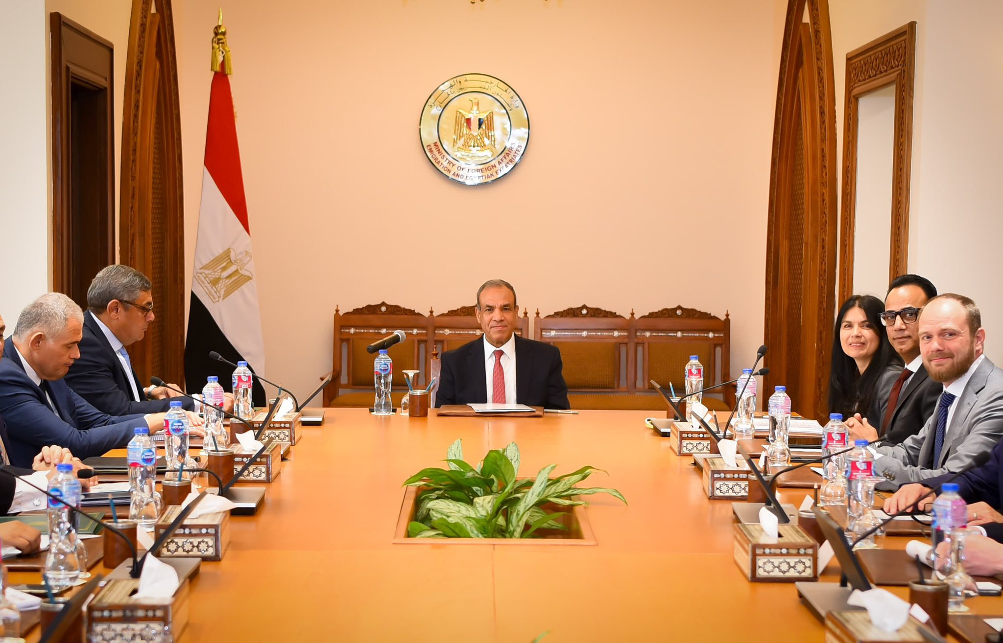 وزير الخارجية