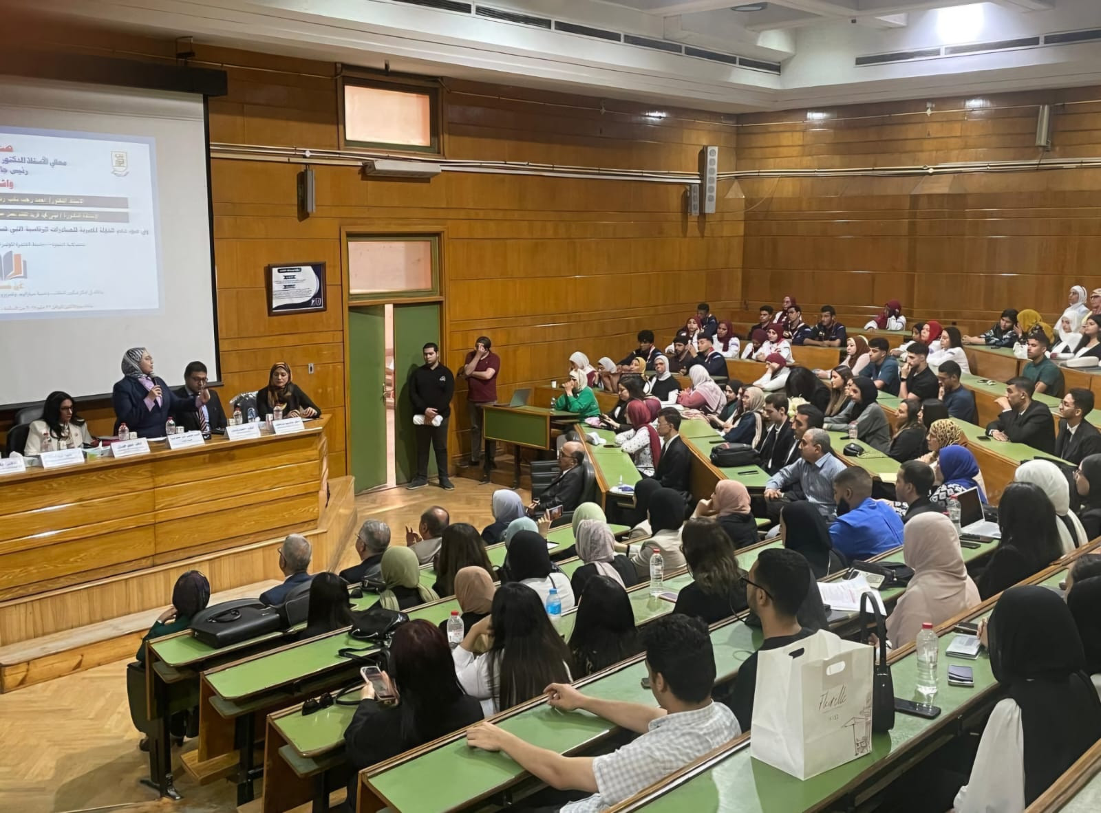 جامعة القاهرة