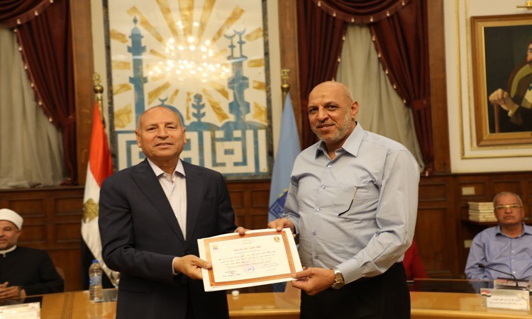 محافظ القاهرة يُكرِّم 40 طالبًا وطالبة حاصلين على المراكز الأولى