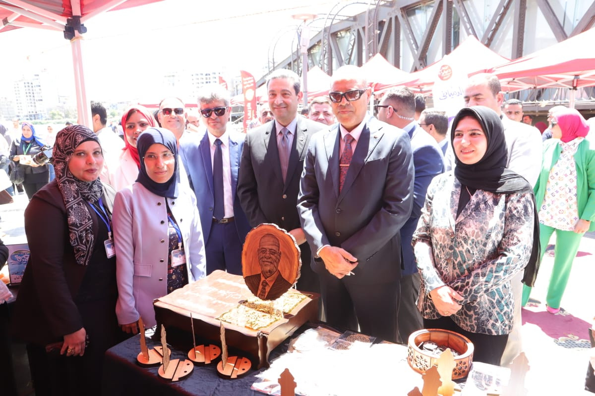 وزير العمل ومحافظ دمياط