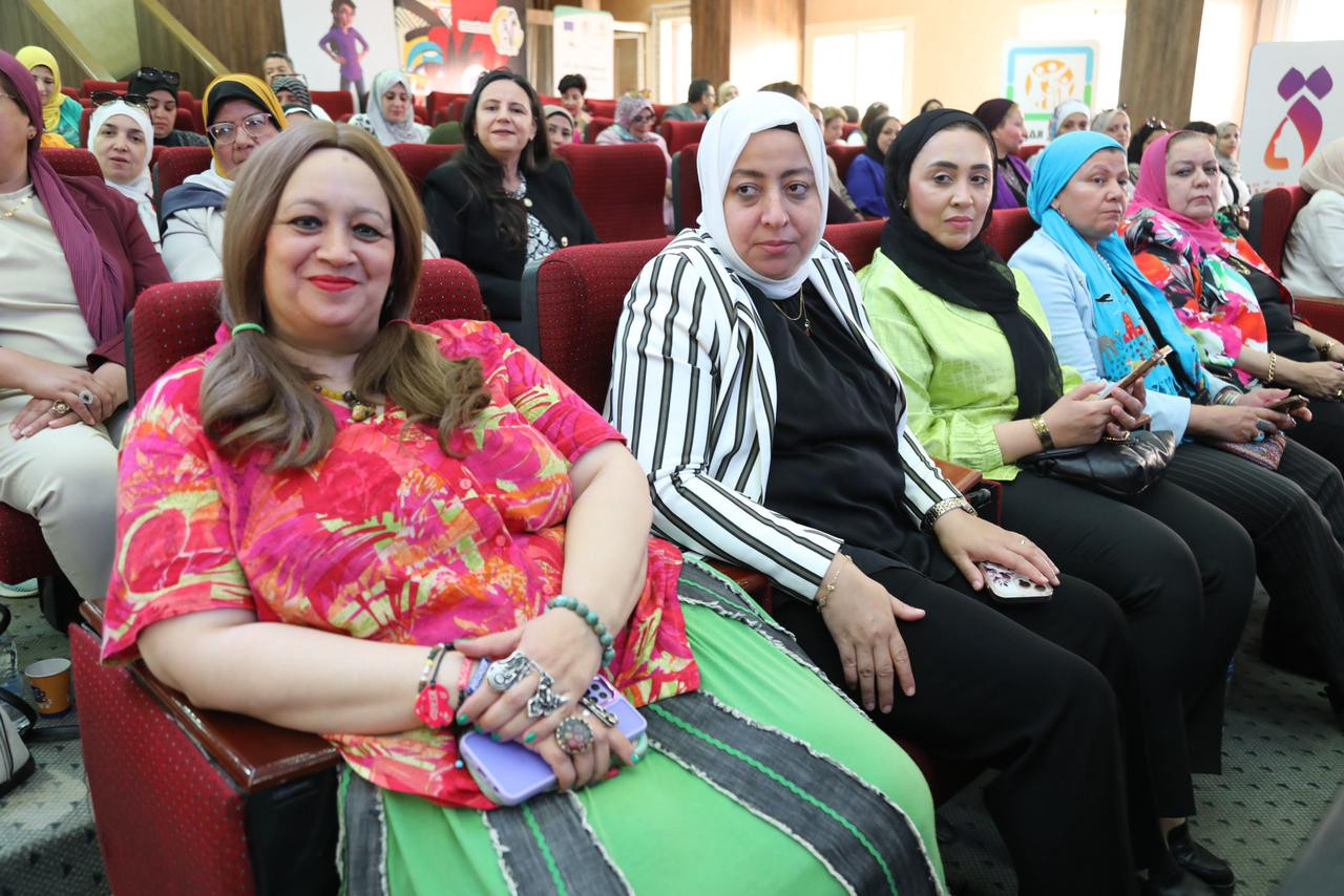 لقاء بقومي المرأة