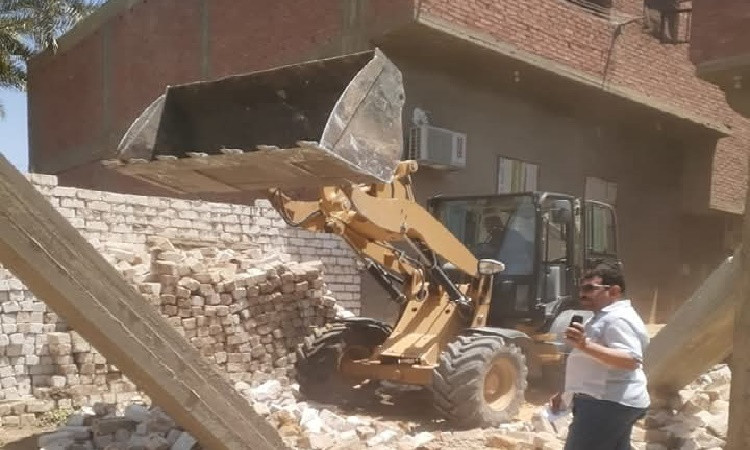 إزالة ١٤ حالة تعدٍ بالفيوم ضمن المرحلة الأولى من الموجة 28 لإزالة التع