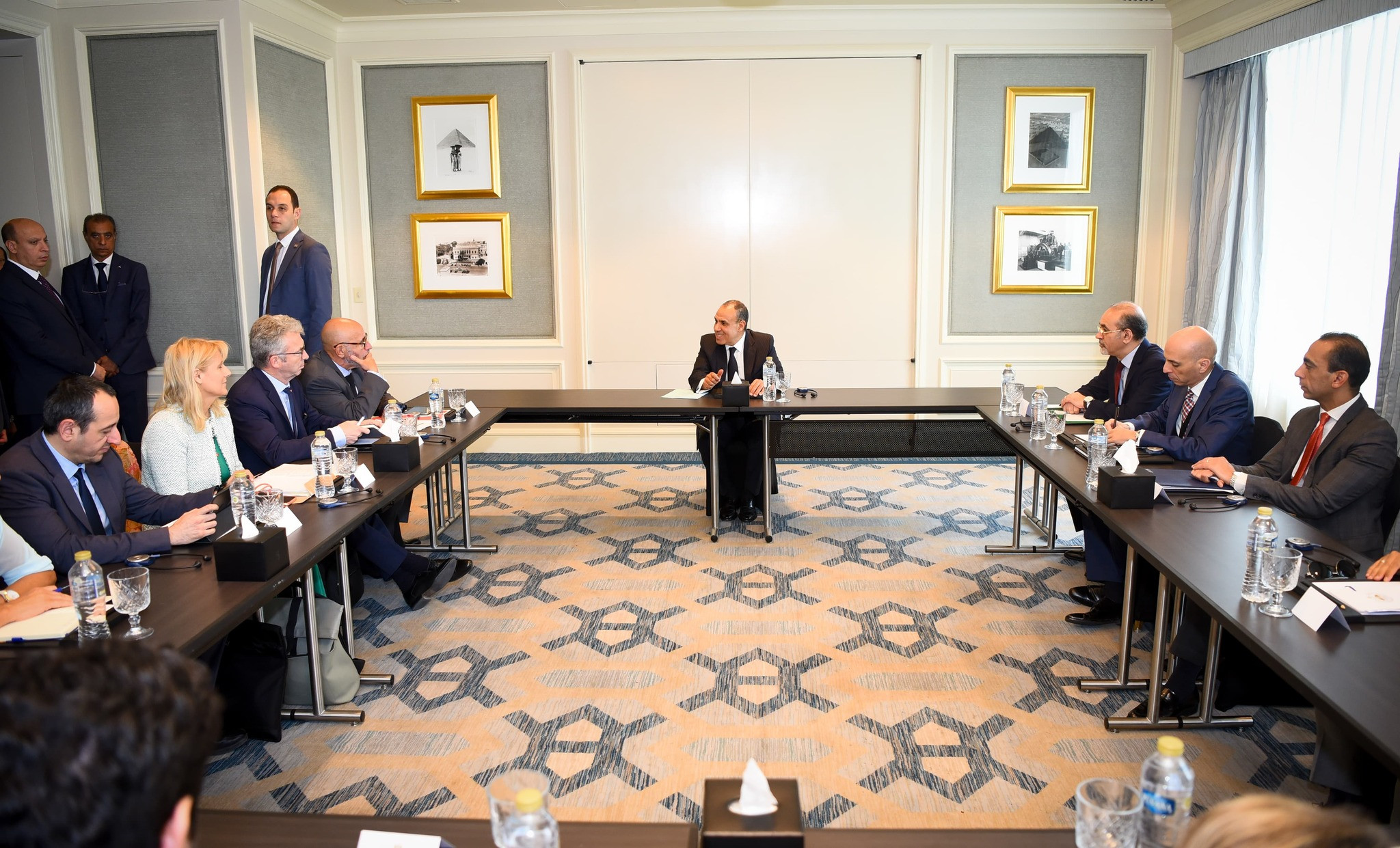 وزير الخارجية