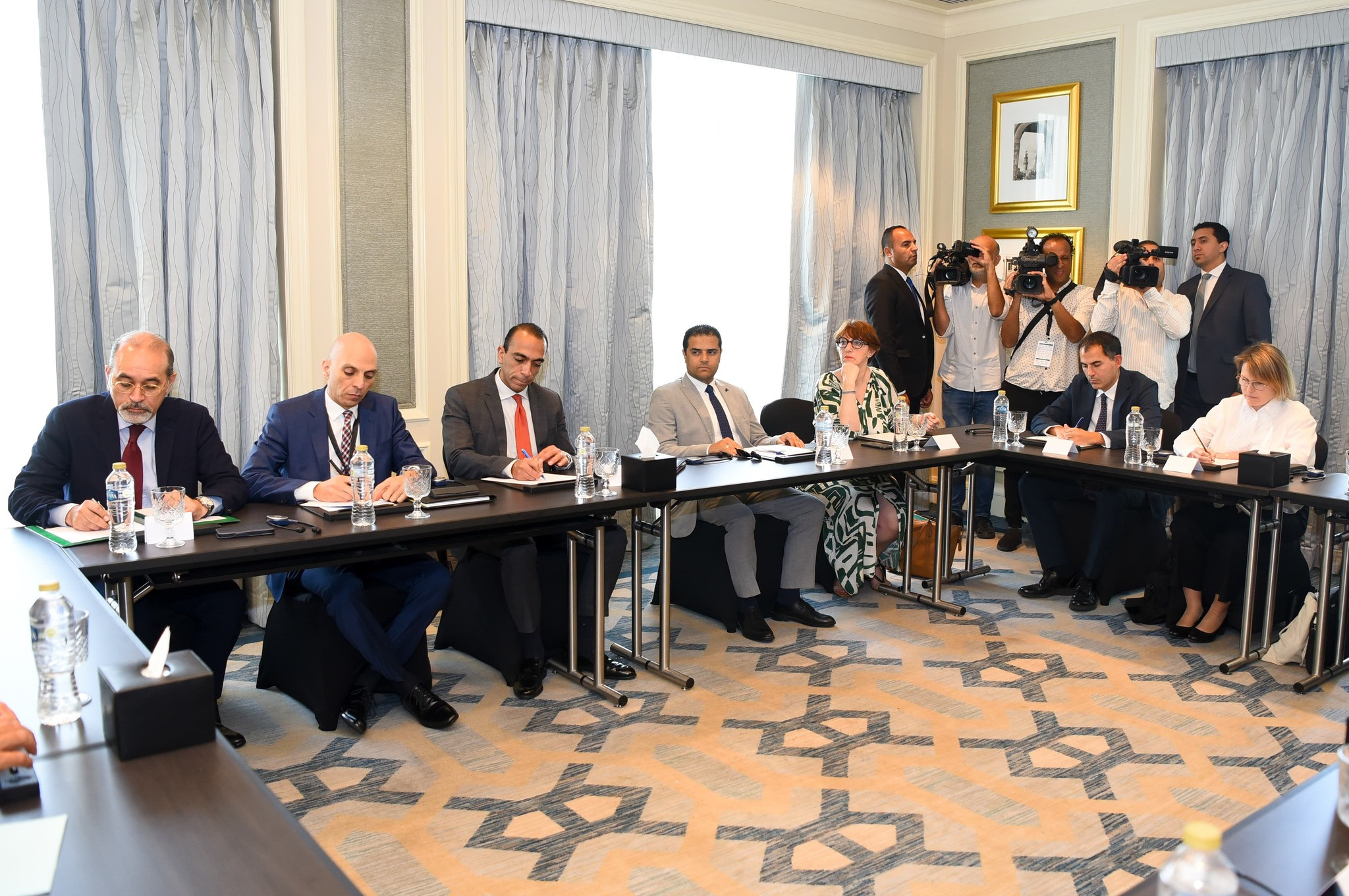 وزير الخارجية