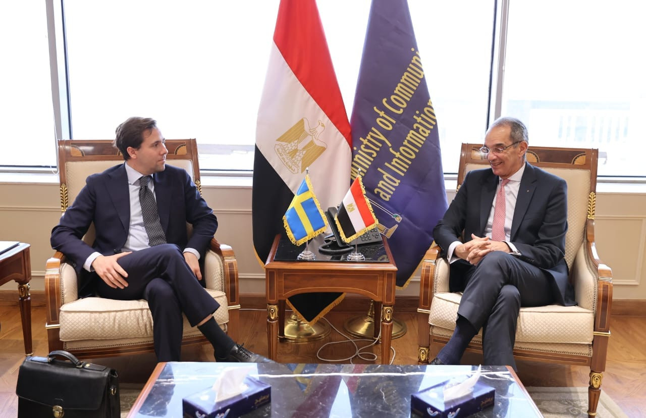 وزير الاتصالات