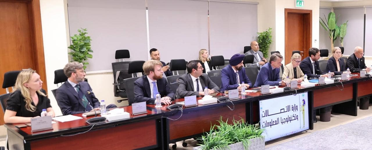 وزير الاتصالات