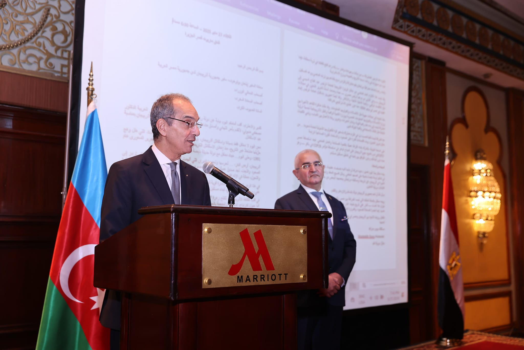 وزير الاتصالات