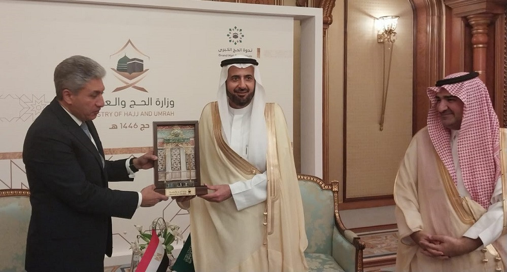 وزير السياحة