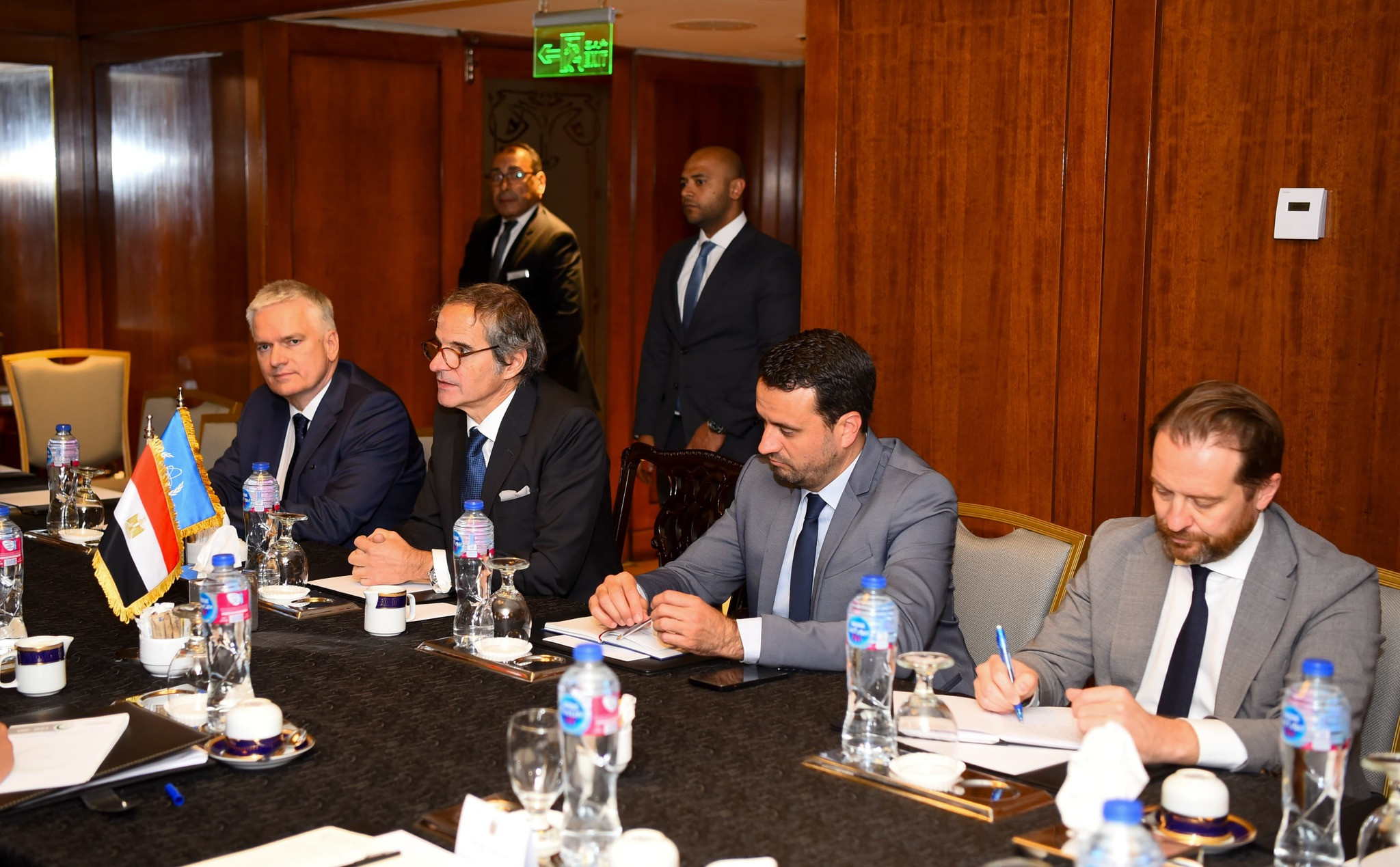 وزير الخارجية ومدير وكالة الطاقة