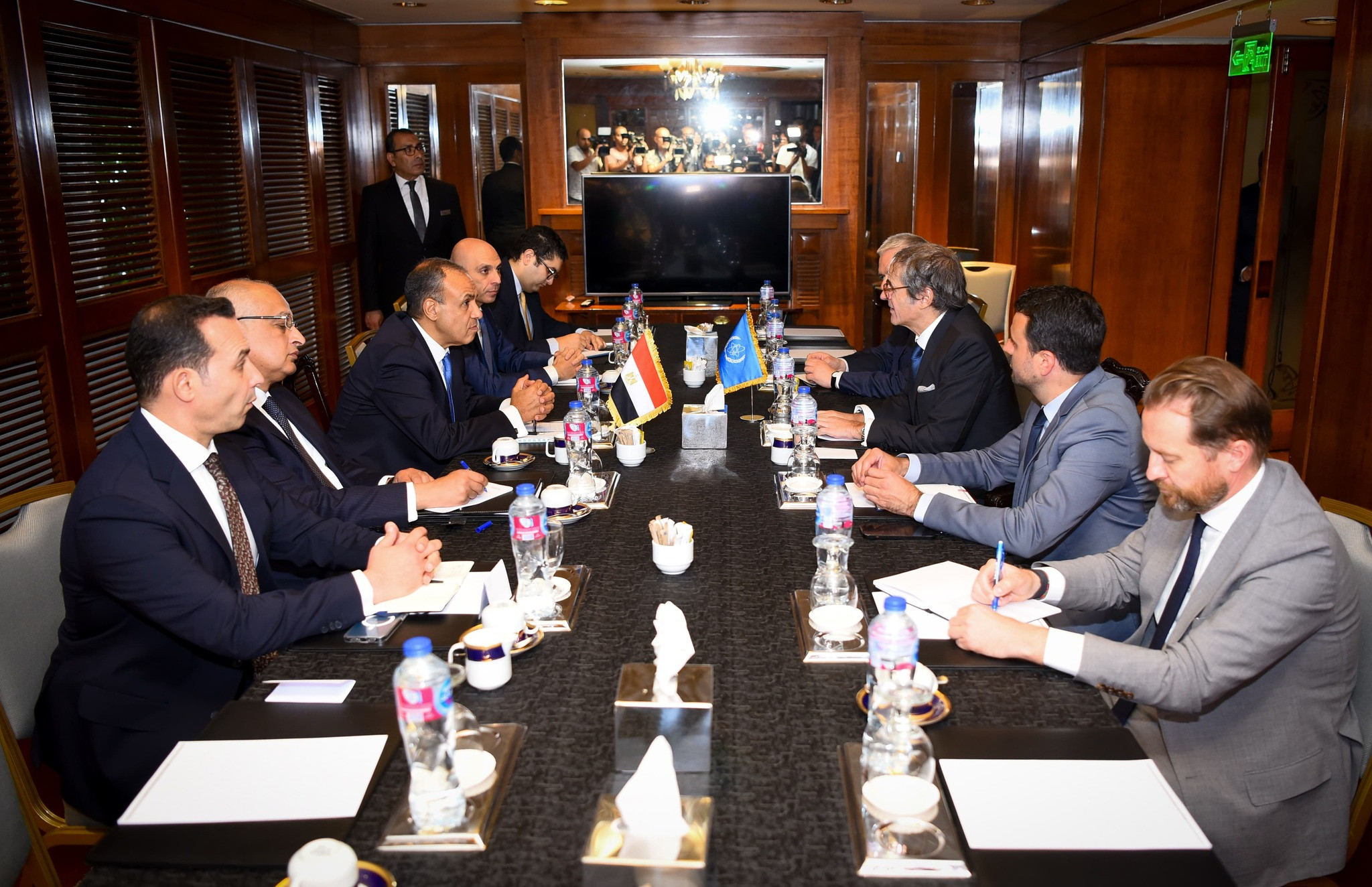 وزير الخارجية ومدير وكالة الطاقة