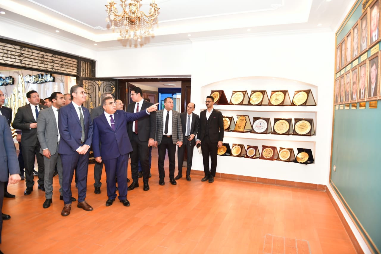 وزير التموين