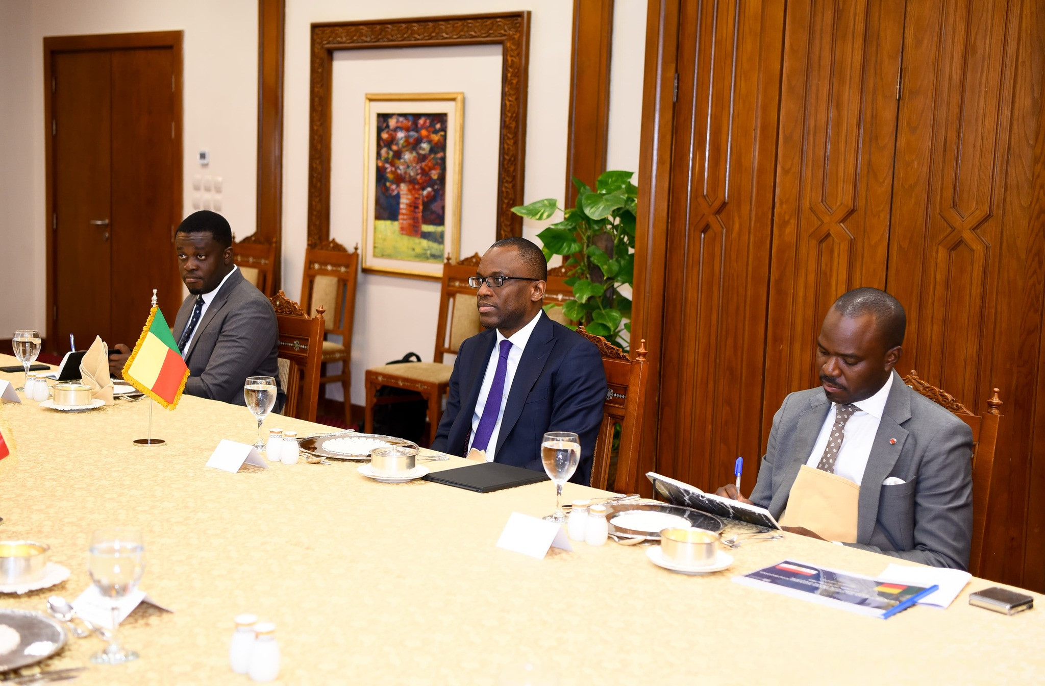 عبد العاطي ووزير خارجية بنين