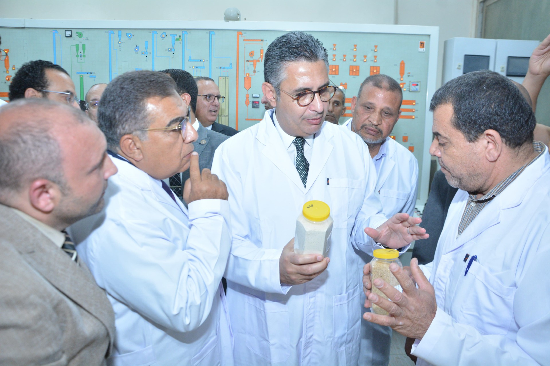 وزير التموين