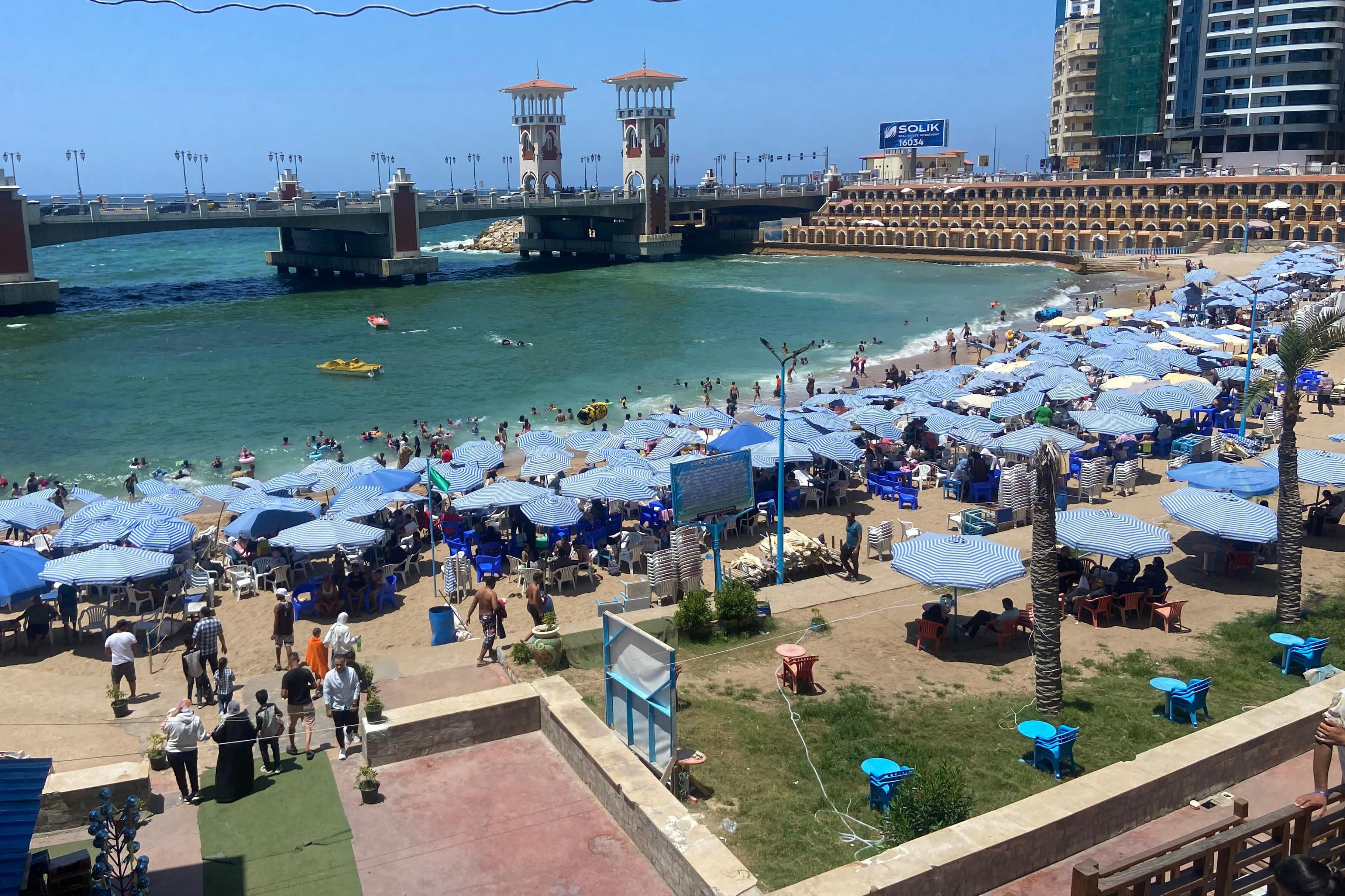 شواطئ ومعالم الإسكندرية