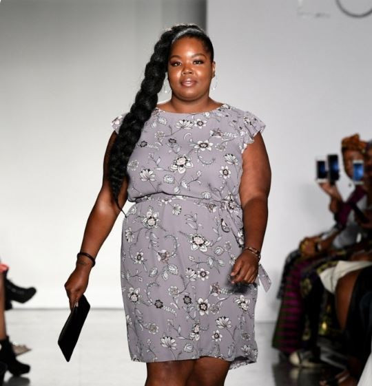 عرض أزياء لصاحبات الوزن الزائد بكينيا