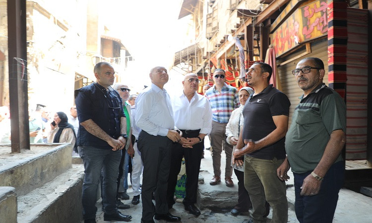 محافظ القاهرة يتفقد أعمال تطوير منطقة القاهرة التاريخية