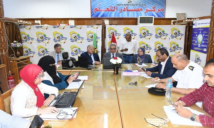 محافظ الفيوم يتفقد لجان الثانوية العامة للاطمئنان على سيرالامتحانات