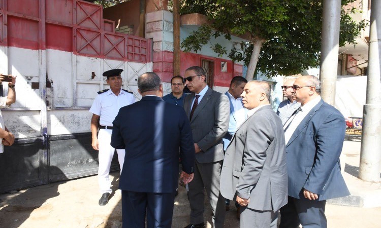 محافظ الفيوم يتفقد لجان الثانوية العامة للاطمئنان على سيرالامتحانات