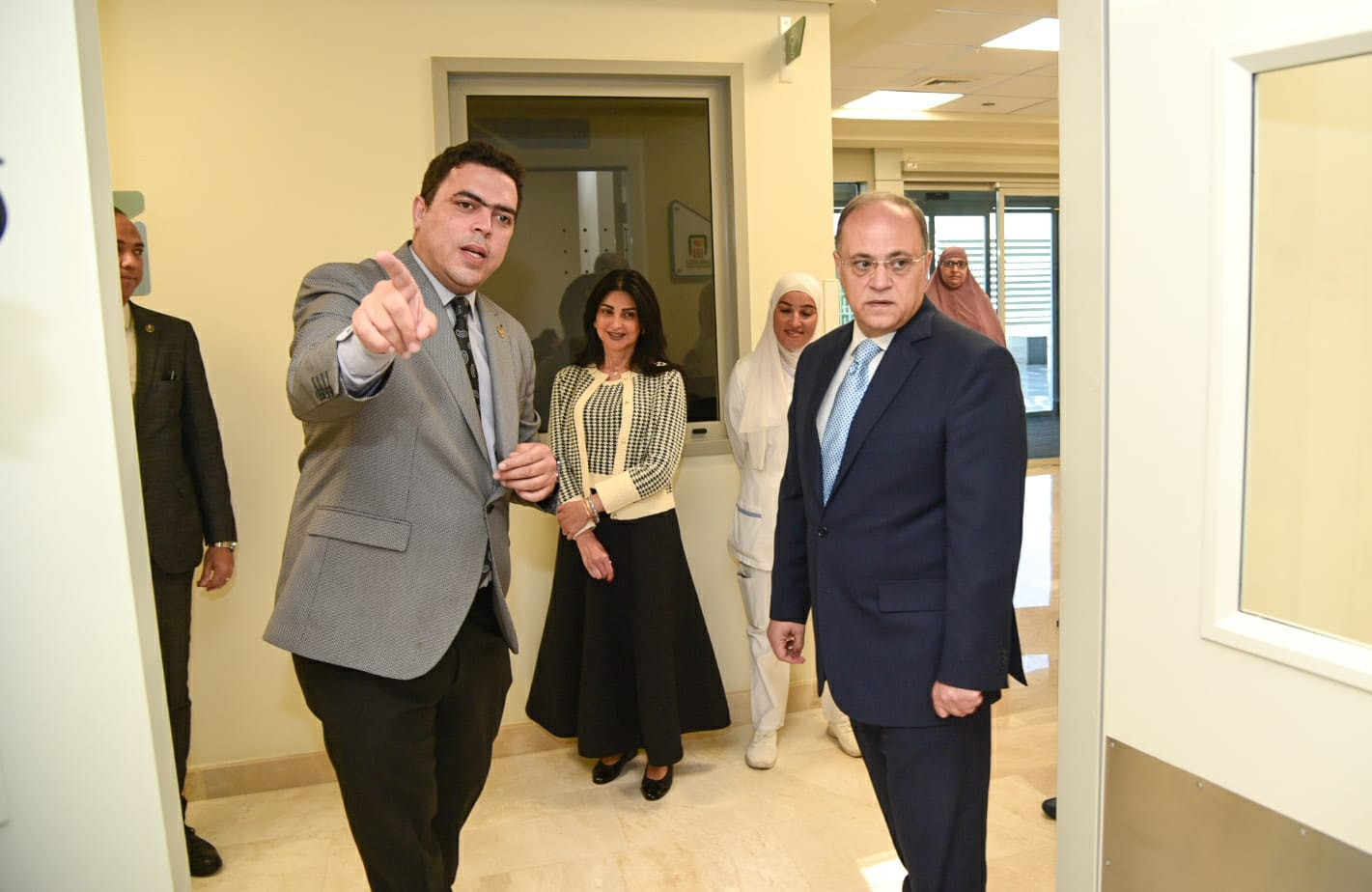 رئيس هيئة الدواء بمستشفى اهل مصر