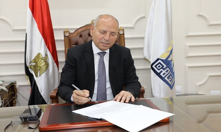 محافظ القاهرة يعتمد نتيجة الشهادة الإعدادية بنسبة نجاح 77%