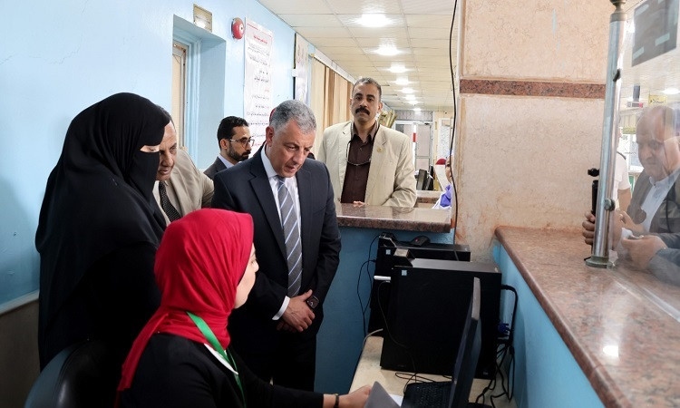 محافظ الإسماعيلية يتفقد المستشفى المركزي والمركز التكنولوجي بالقنطرة