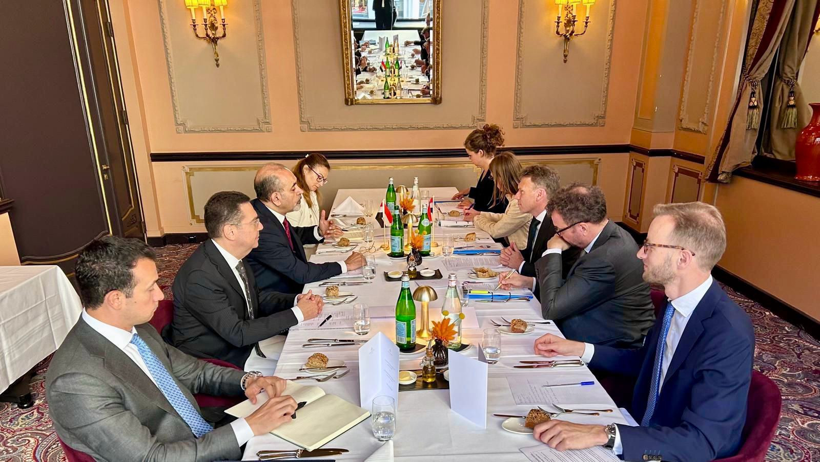 مشاورات مصرية هولندية