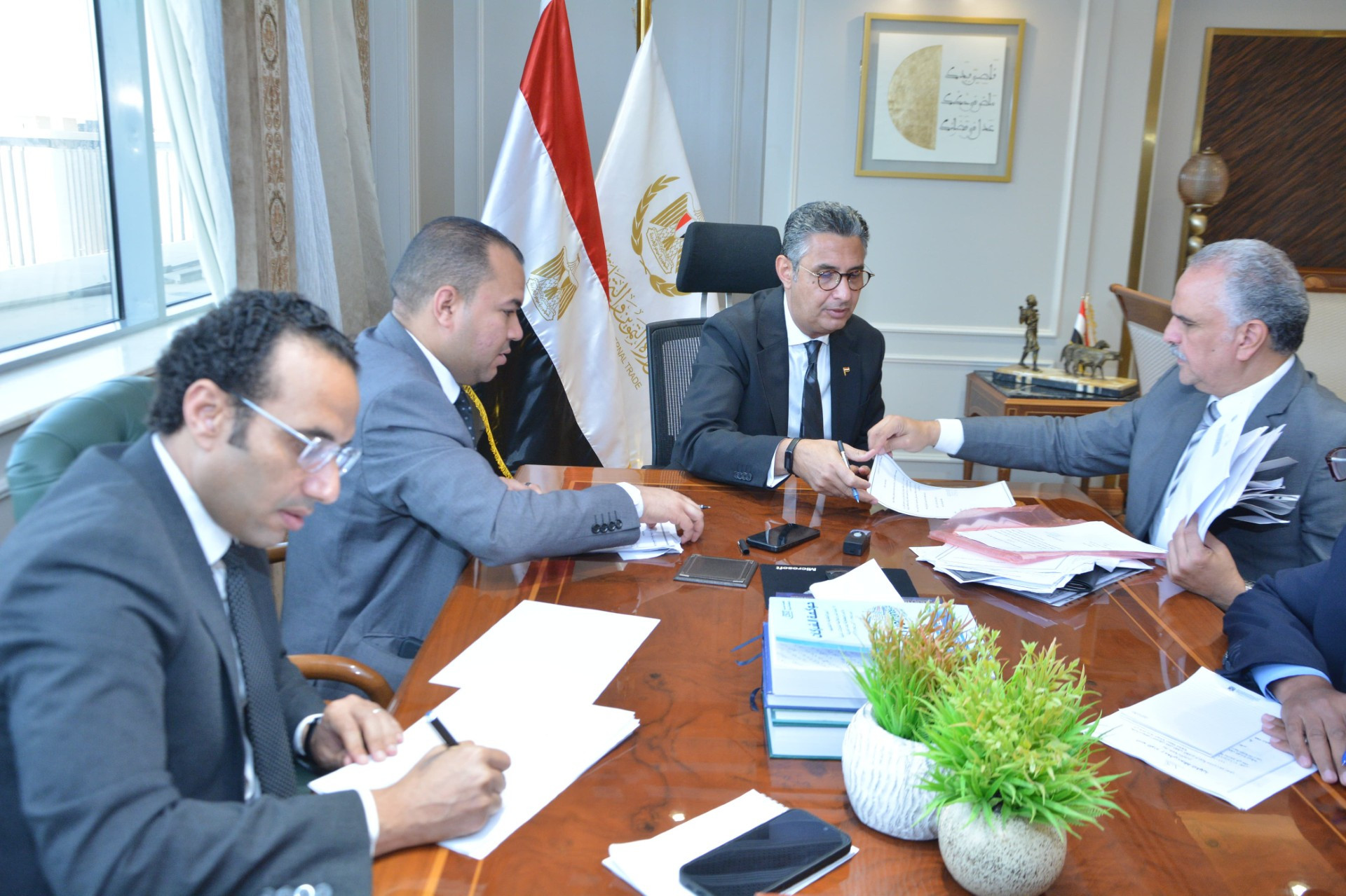 وزير التموين