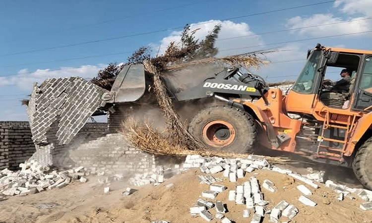 محافظ المنوفية يتابع جهود الوحدات المحلية في إزالة البناء المخالف