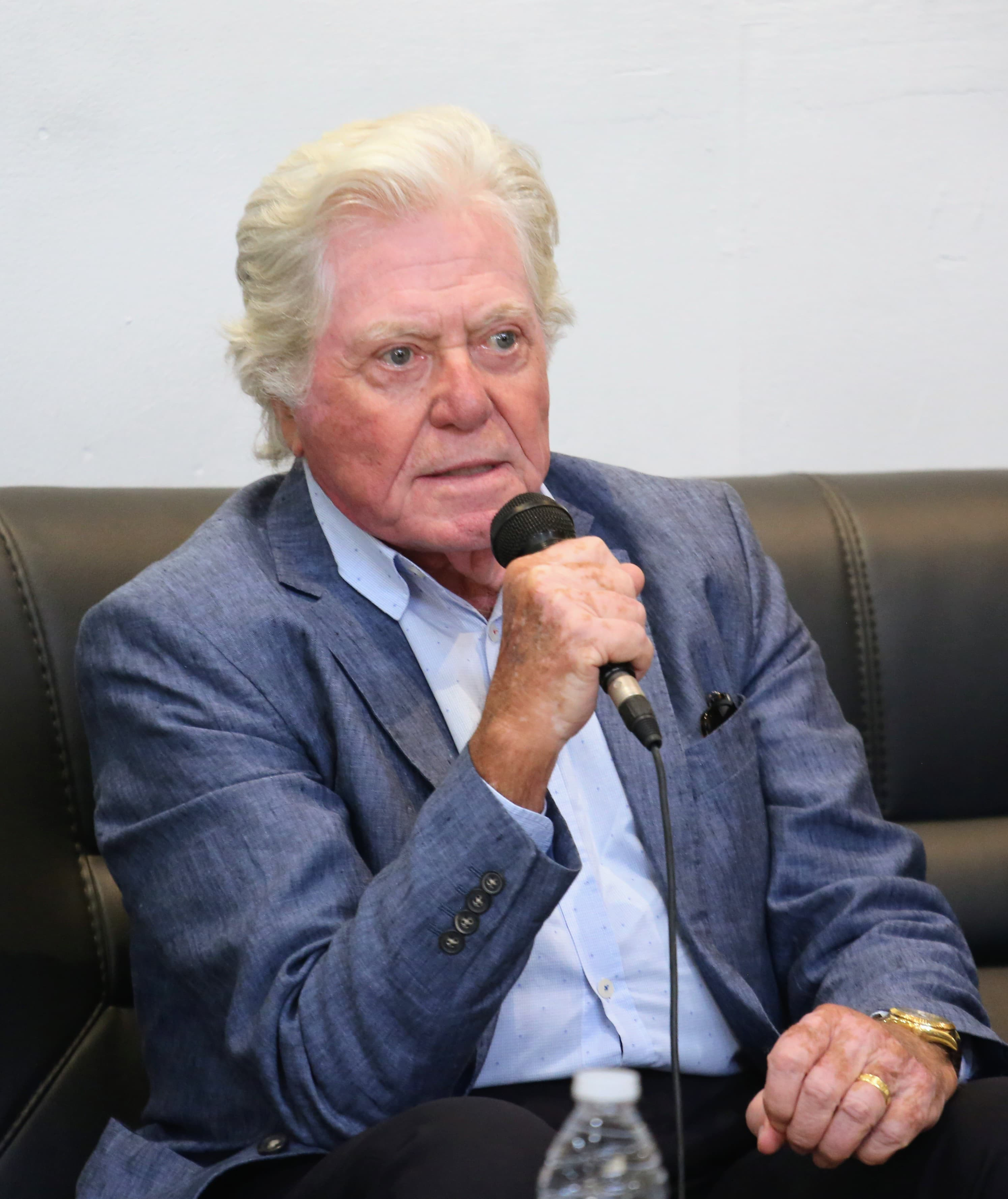 جلسة حوارية المعرض العام