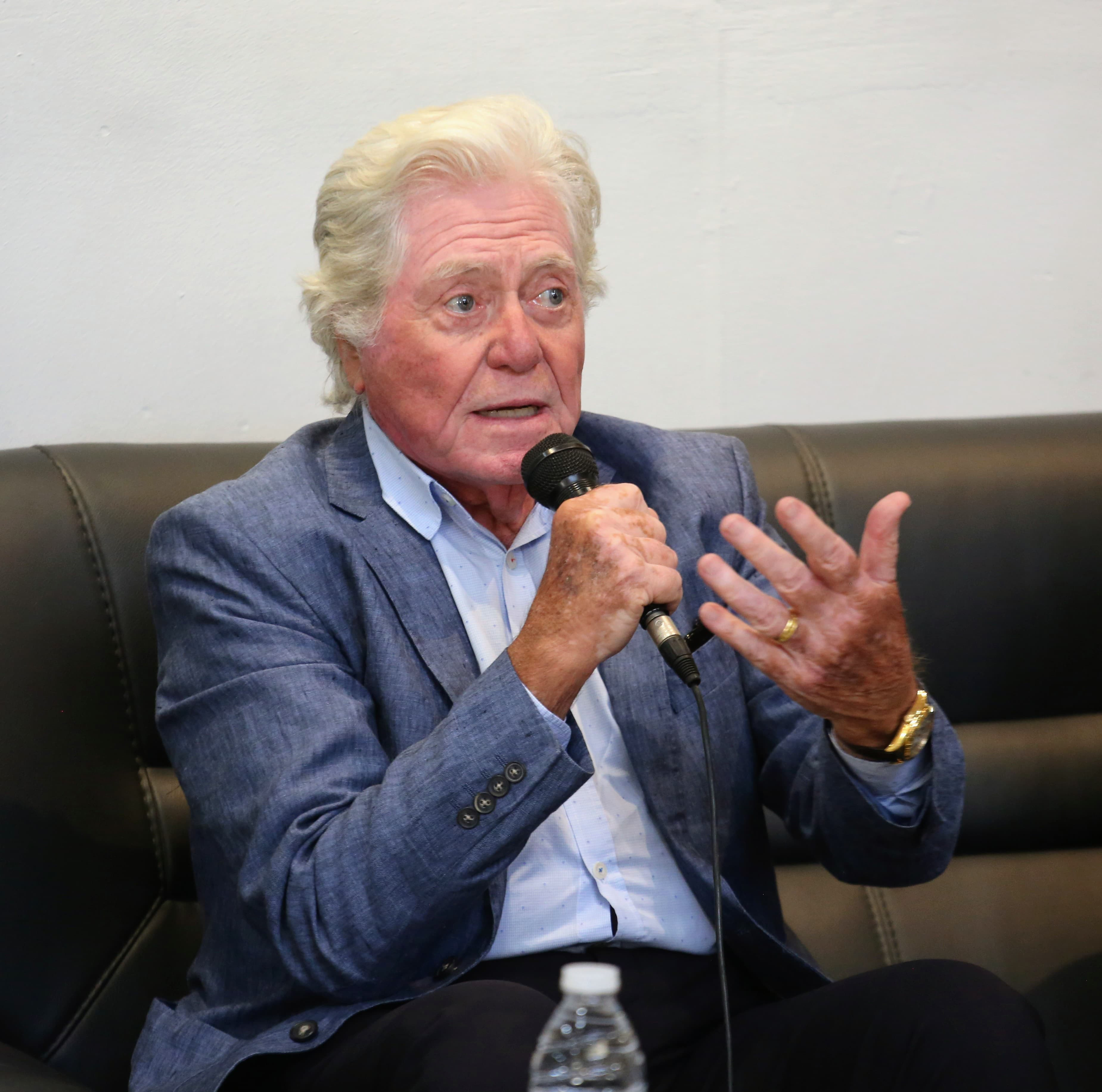 جلسة حوارية المعرض العام