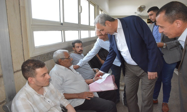 محافظ الغربية يواصل لقاءاته المفتوحة مع المواطنين للاستماع لشكواهم