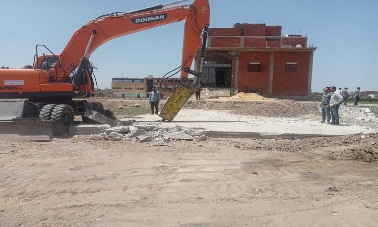 إزالة 9 حالات تعدٍ بالبناء المخالف بالإسماعيلية ضمن أعمال الموجة 26
