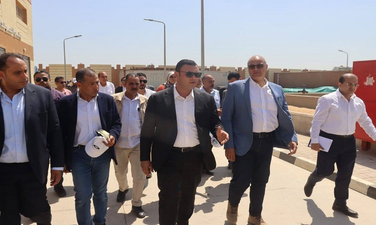 وزير الإسكان ومحافظ القليوبية يتابعان مشروعات مبادرة 