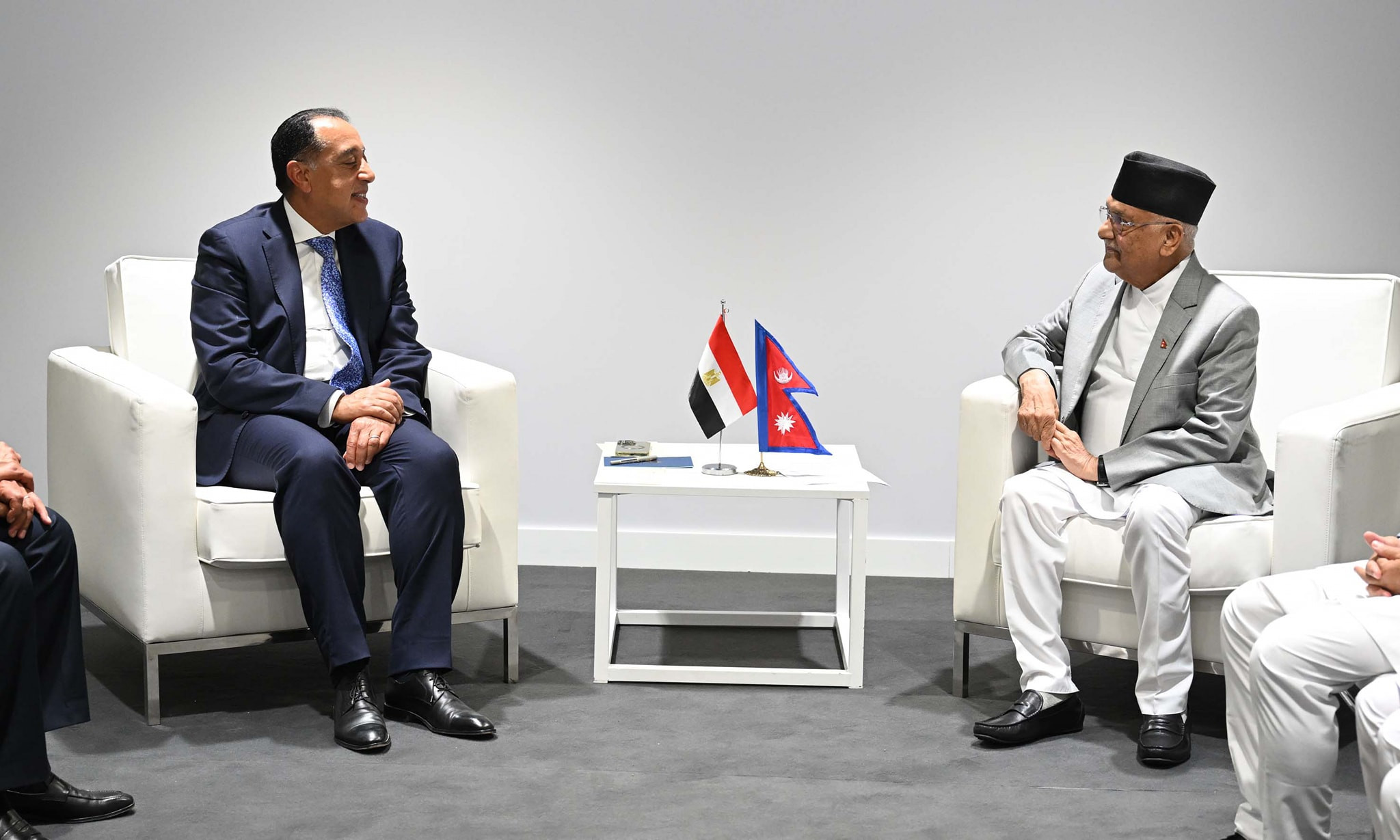 رئيس الوزراء ونظيره النيبالي