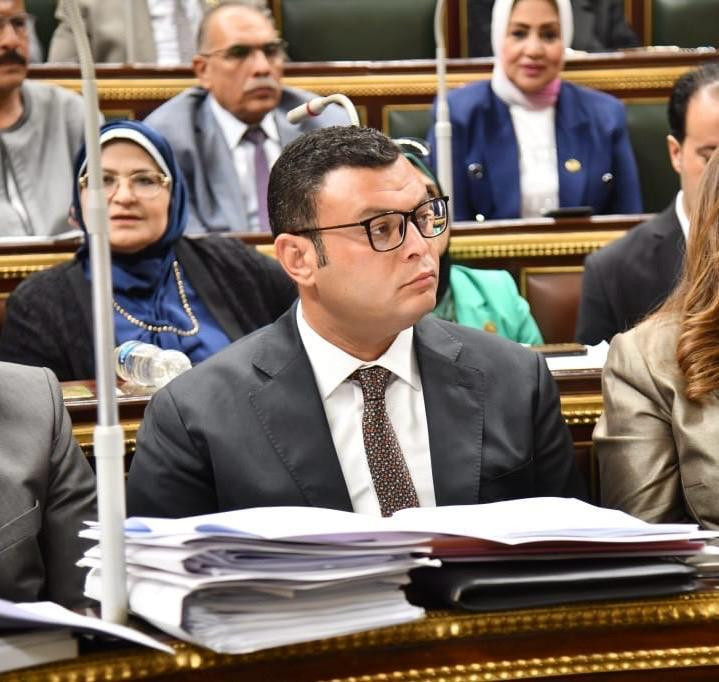 وزير الإسكان في البرلمان