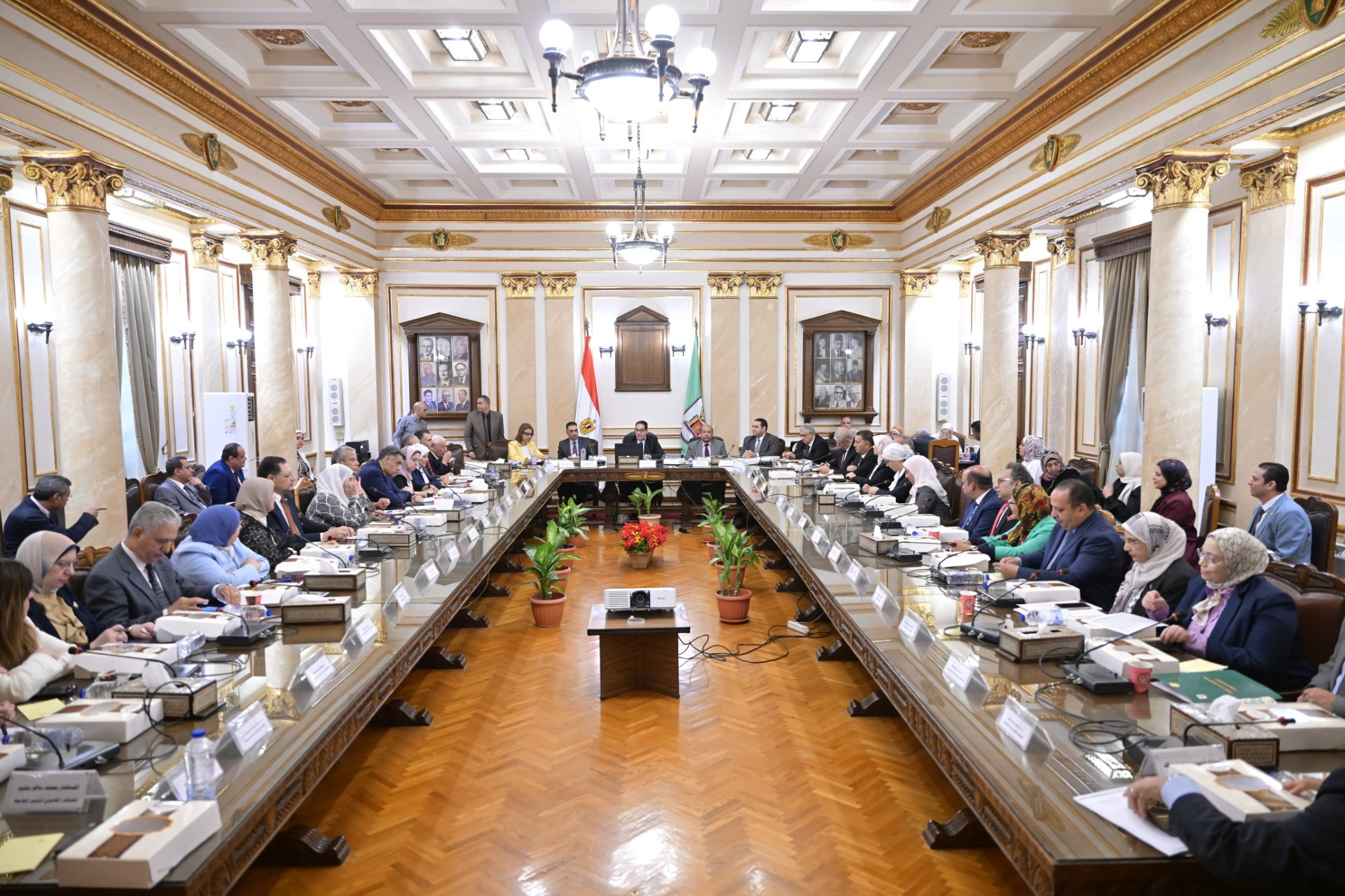 رئيس جامعة القاهرة