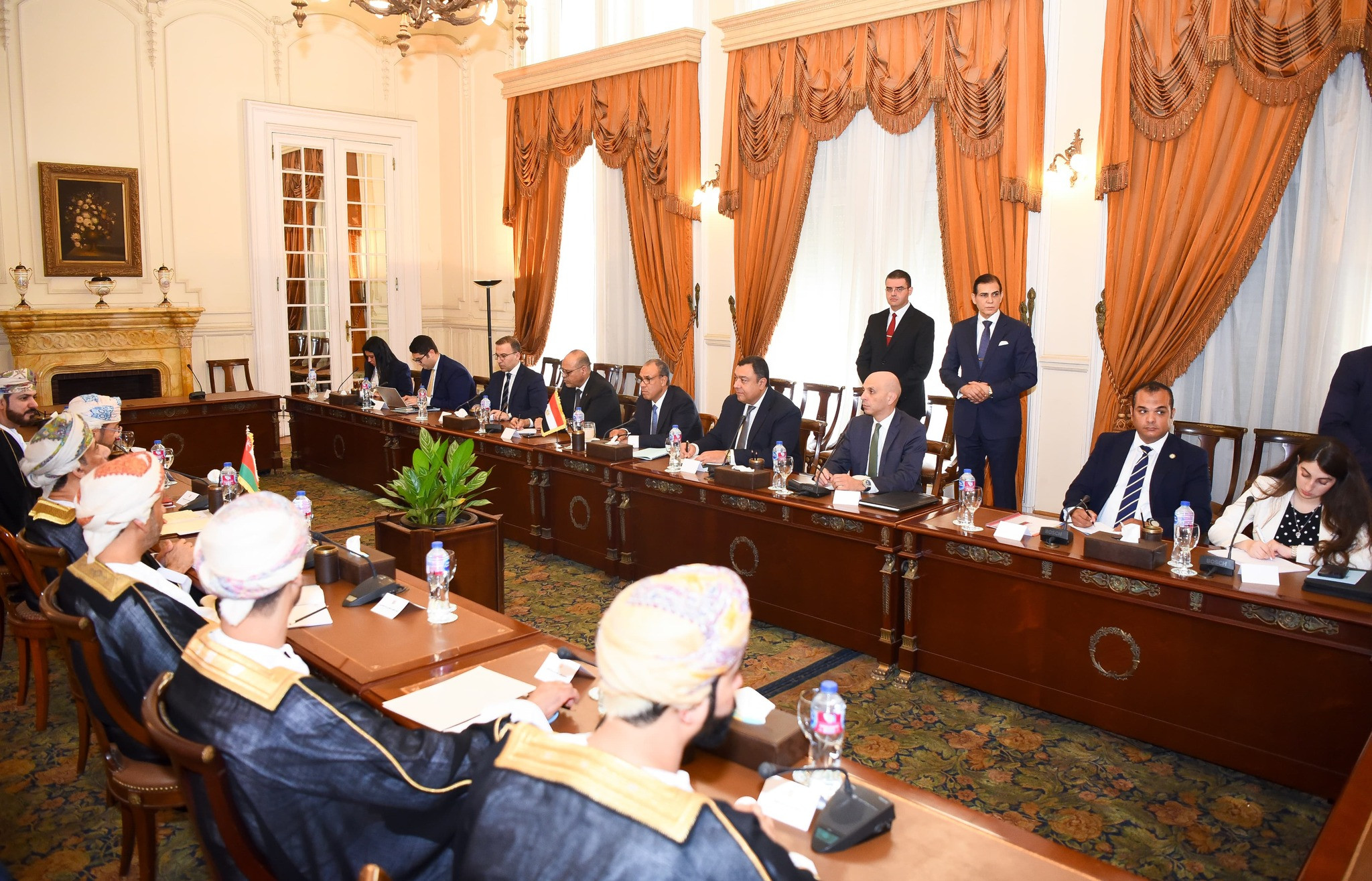 وزير الخارجية ونظيره العماني