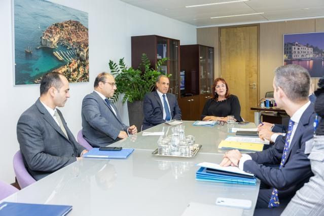 وزير الخارجية