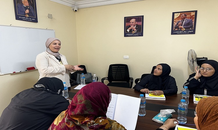 برنامج متكامل لمحو أمية السيدات وتدريبهن على حرف يدوية بالقاهرة