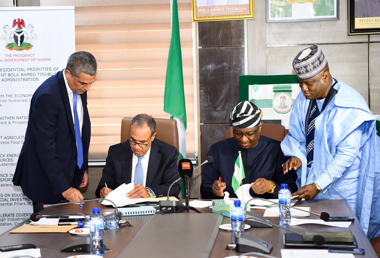 وزير الخارجية ووزير الطيران النيجيري