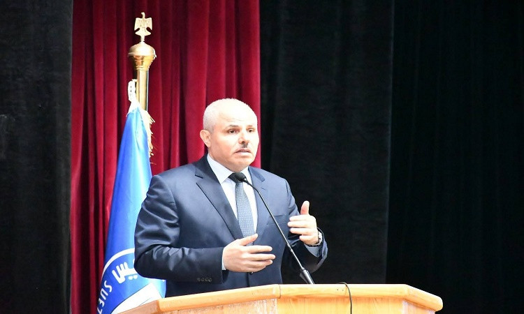 رئيس جامعة قناة السويس (1)