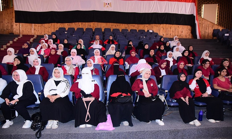 جامعة سوهاج تنظم الدورة العاشرة للتربية الوطنية