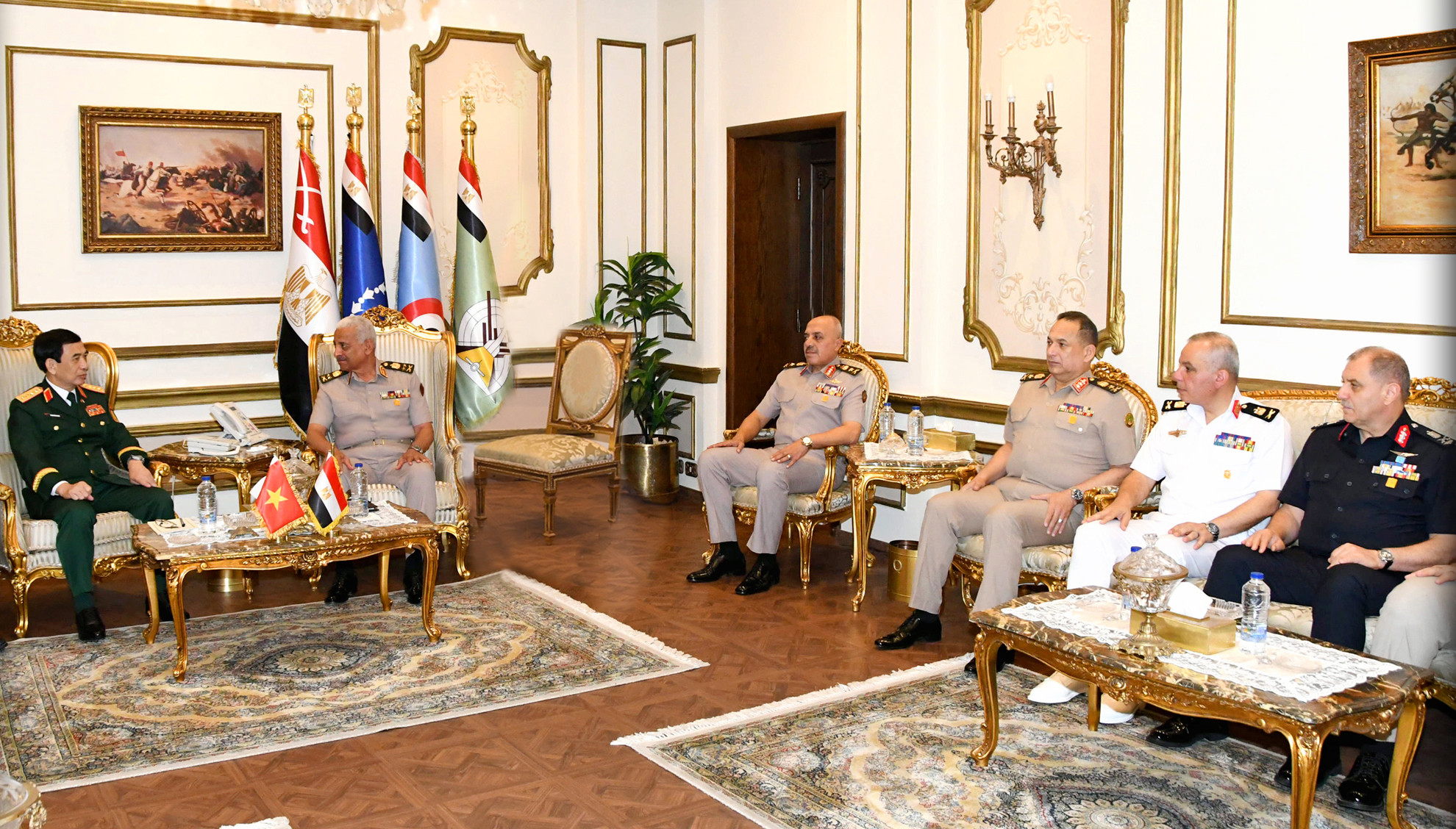 وزير الدفاع ونظيره الفيتنامي