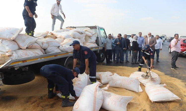 محافظ القليوبية يتدخل لرفع آثار حادث مروري على طريق شبرا بنها الحر