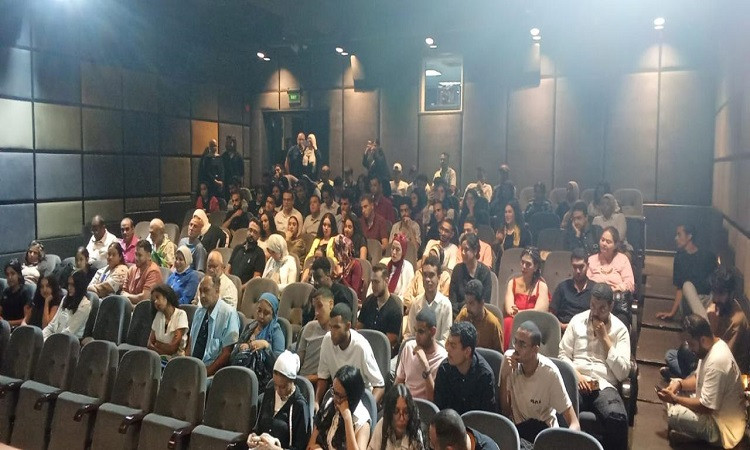 في إطار دعمه للمواهب الشابة ..