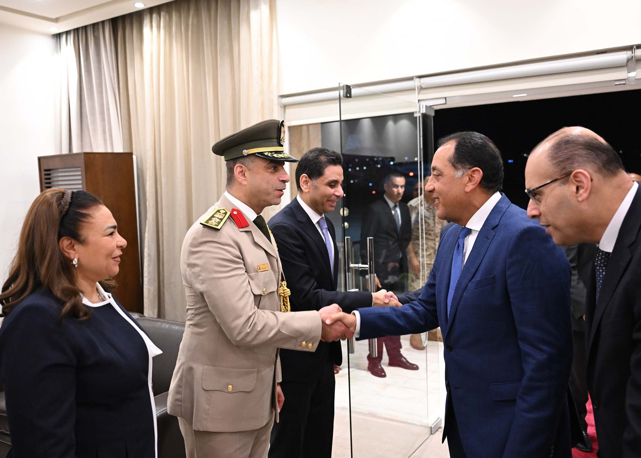 رئيس الوزراء يصل الأردن