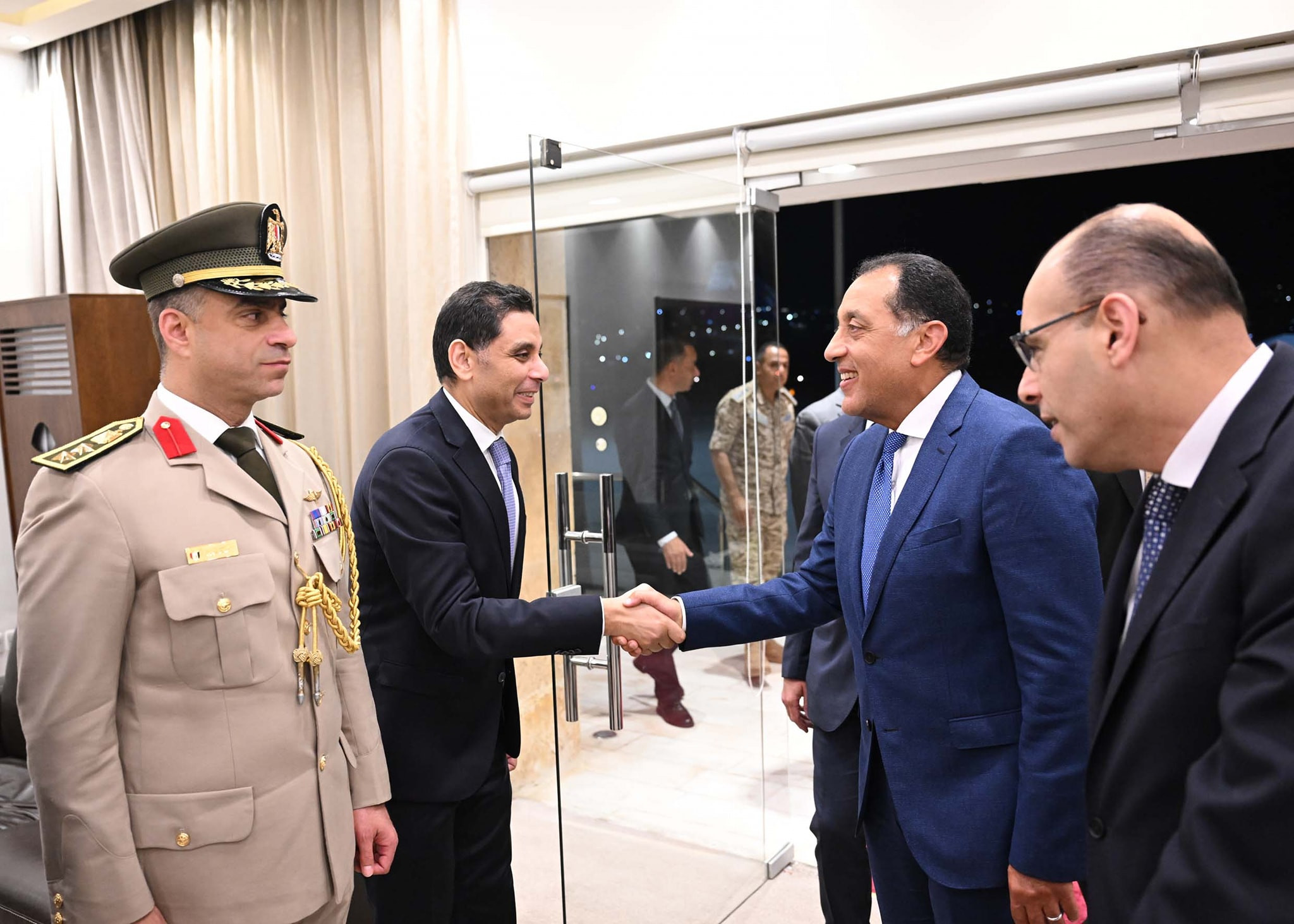 رئيس الوزراء يصل الأردن