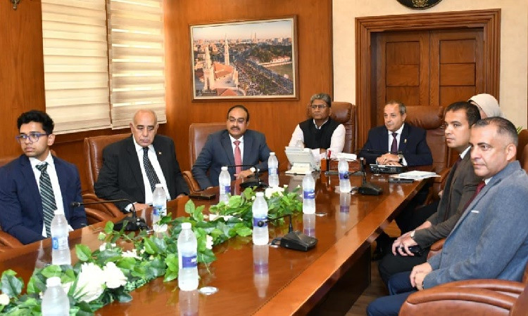 محافظ بورسعيد يستقبل السفير الهندي لبحث سبل التعاون المشترك