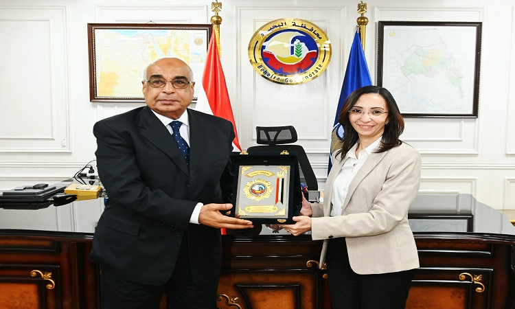 محافظ البحيرة (1)